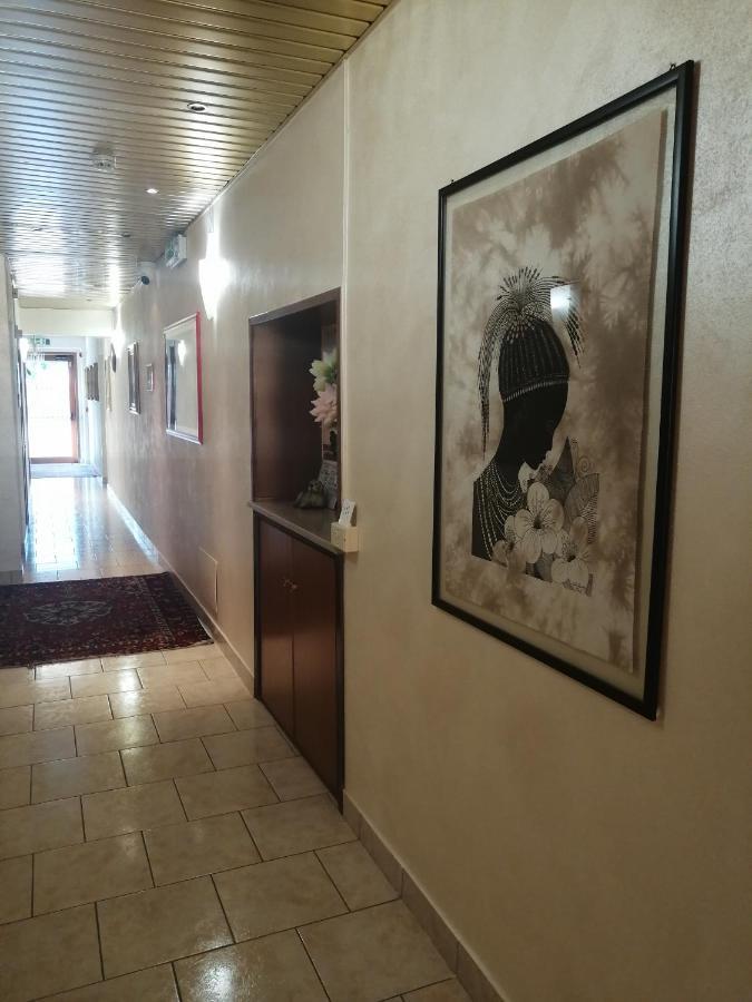 Hotel Siros เวโรนา ภายนอก รูปภาพ