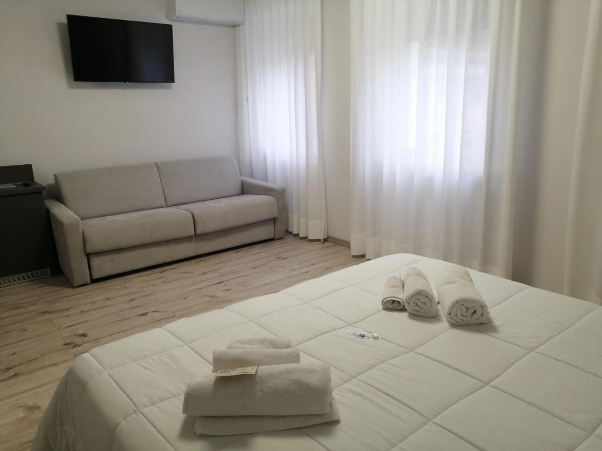 Hotel Siros เวโรนา ภายนอก รูปภาพ