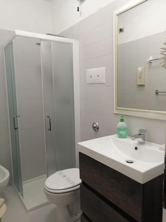 Hotel Siros เวโรนา ภายนอก รูปภาพ