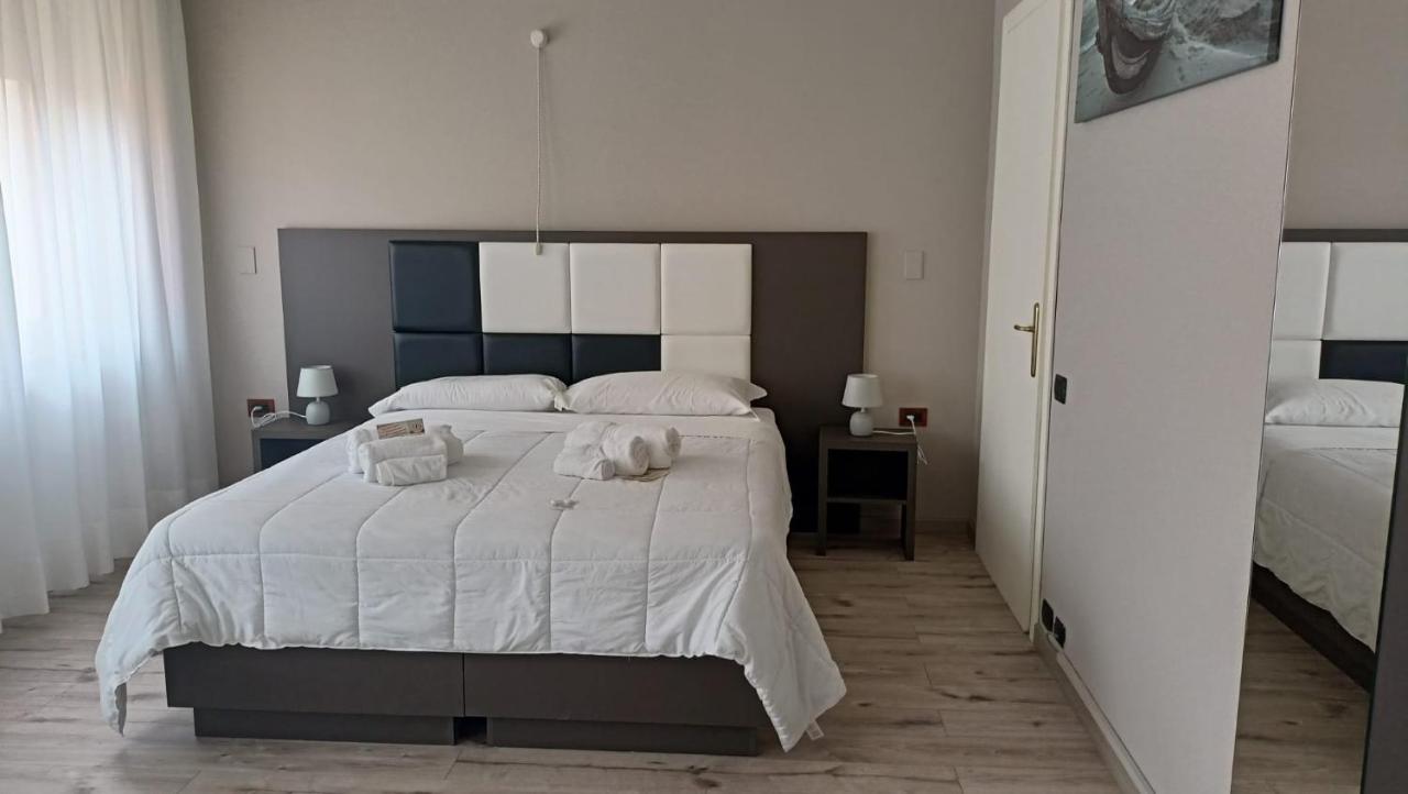 Hotel Siros เวโรนา ภายนอก รูปภาพ