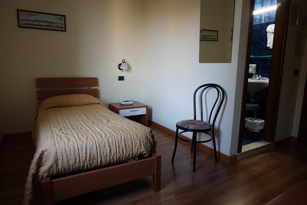 Hotel Siros เวโรนา ห้อง รูปภาพ